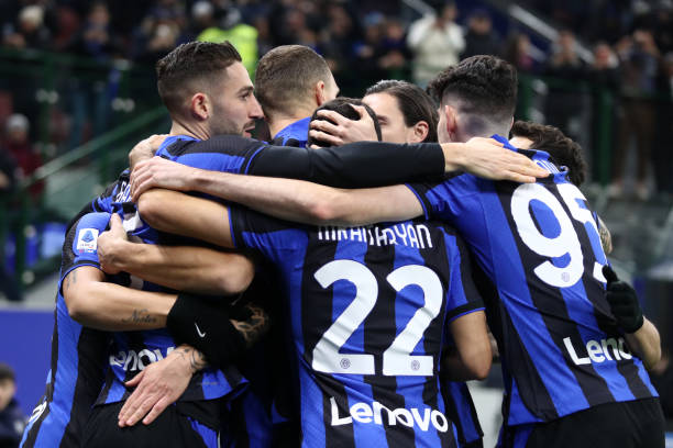 的少年在两 的少年在两